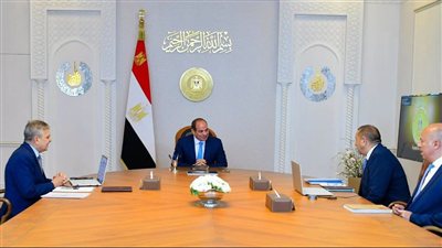 السيسي يوجه بتوطين صناعة الوحدات البحرية وتعزيز قدرات ترسانات قناة السويس