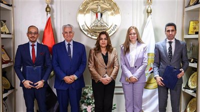 التنمية المحلية والبيئة والأكاديمية العربية تطلقان شراكة لتأهيل الكوادر ورفع كفاءة العاملين