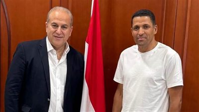 السفير المصري بالمغرب يستقبل الحسين عموتة قبل توجهه إلى القاهرة لتولي تدريب النادي الأهلي