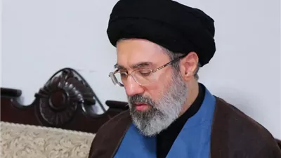 بعد انتهاء مراسم التشييع.. المرشد الإيراني يتوعد بالثأر لمقتل والده 