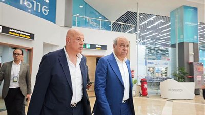 وزير الطيران المصري يتفقد جاهزية مطار العلمين لاستضافة 