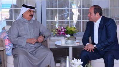 السيسي وملك البحرين يؤكدان تعزيز التعاون ودعم استقرار المنطقة