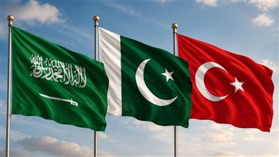 السعودية وتركيا وباكستان يوقعون 