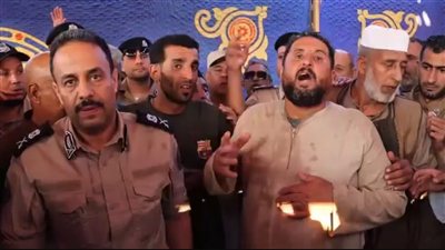بالفيديو.. أب في ليبيا يعفو عن شقيقه بعد مقتل ابنه..ما القصة؟