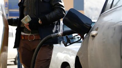 سوريا ترفع أسعار المشتقات النفطية مؤقتاً مع تراجع المعروض وتعطل التكرير المحلي