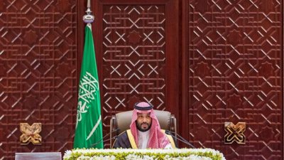 ولي العهد السعودي يبحث التطورات الإقليمية مع قائد القيادة المركزية الأمريكية في جدة