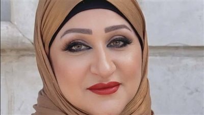 التشكيلية أصيل داود: المرأة وطن كلّما أثقلته الجراح ازداد جمالًا