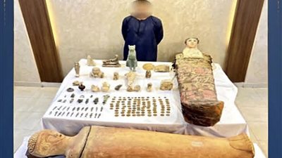 ظبط 151 قطعة أثرية بحوزة متهم بالمنيا قبل الاتجار بها 