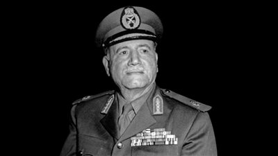 بعد الهزيمة.. المشير أحمد إسماعيل يدير حرب الكرامة (الحلقة السابعة)