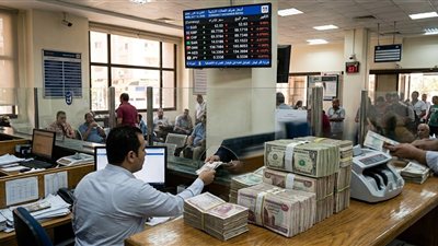 تراجع جماعي لأسعار صرف العملات الأجنبية والعربية في مصر