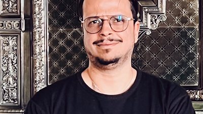 الروائيّ العراقيّ ياسين غالب: شهادةُ محمد خضير بالنسْبة ليّ بمثابة  دكتوراه فخريّة 