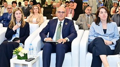 الدكتور هاني سويلم وزير المواد المائية والرى.    