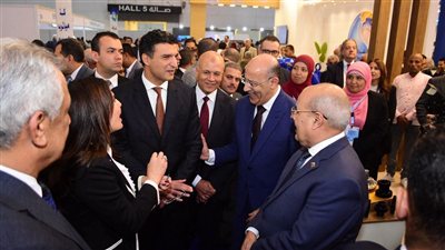 من مؤتمر المياة والصرف الصحي .    