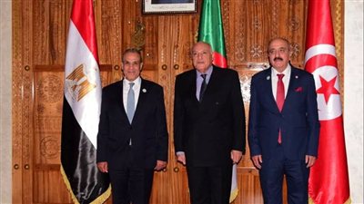 الاجتماع بالجزائر